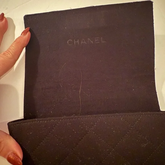 Chanel Glass Cases Bundle -you get both! Authentic soft pouch and hard case logo - Picture 3 of 4